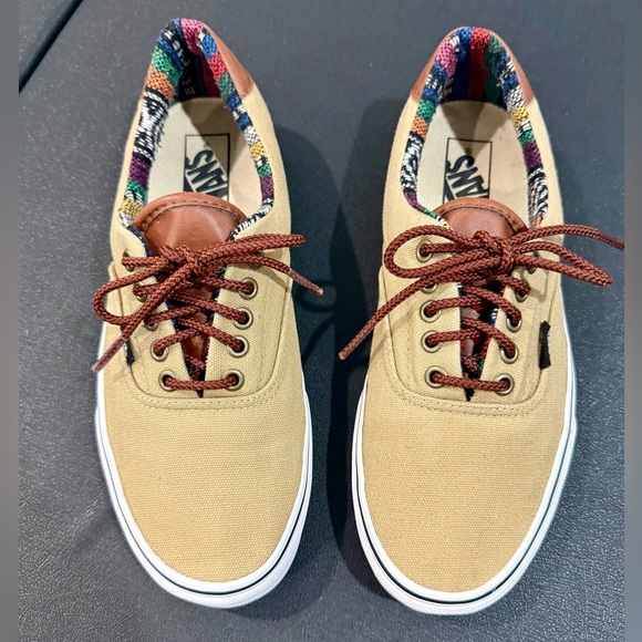 Vans Beige Canvas Low Top Sneakers with Patterned Lining Men’s Size 8 - Picture 3 of 4